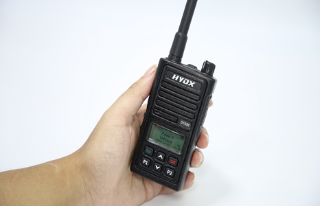 D1000 5 Вт УВЧ цифровая радиостанция дальнего действия
    