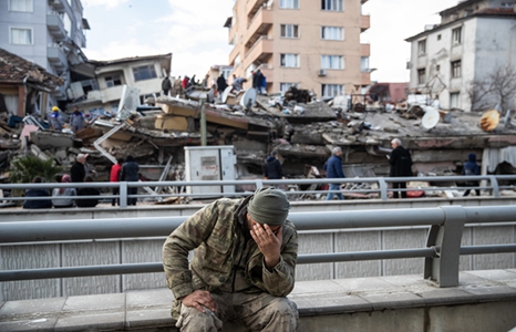 Аварийно-спасательная служба Турции при землетрясении силой 7,8 балла